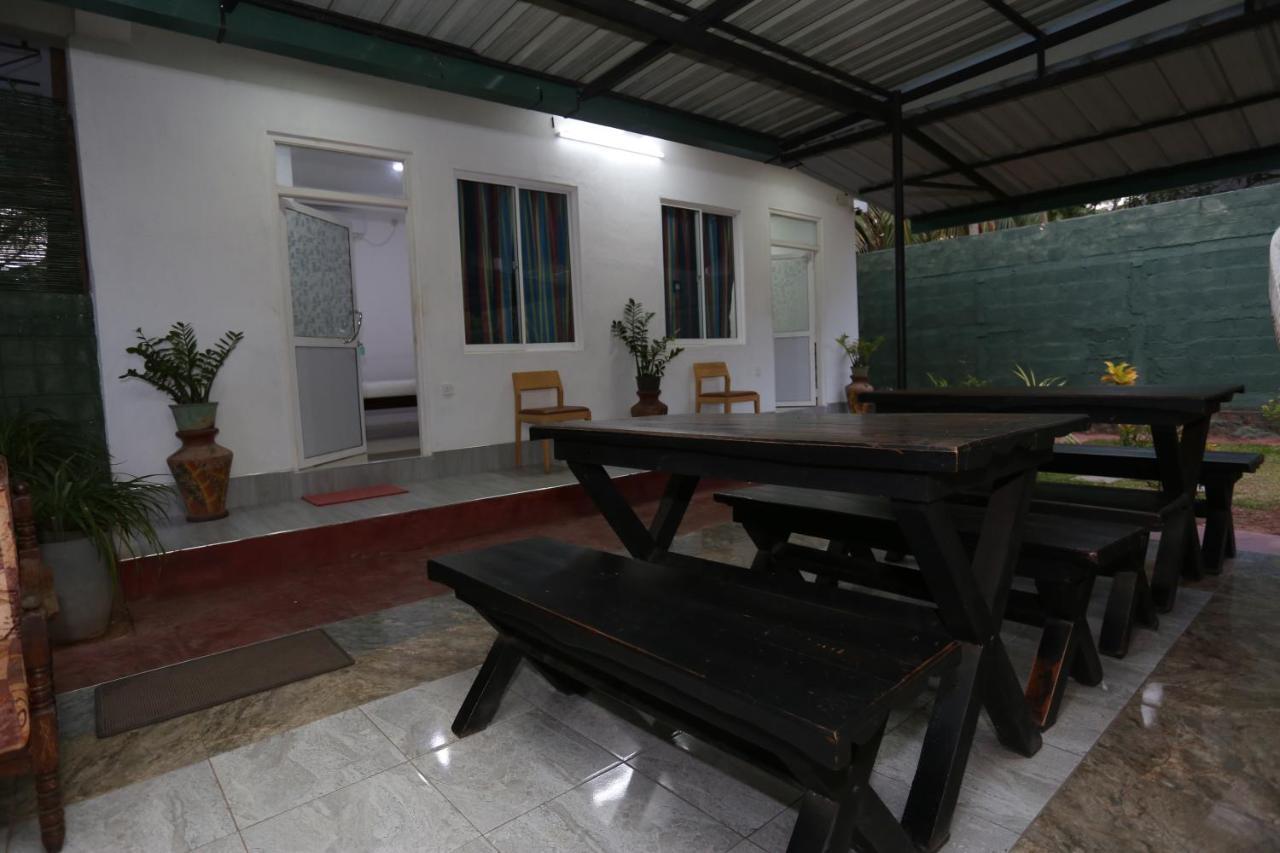 Araliya White House Apartment Negombo Exterior photo